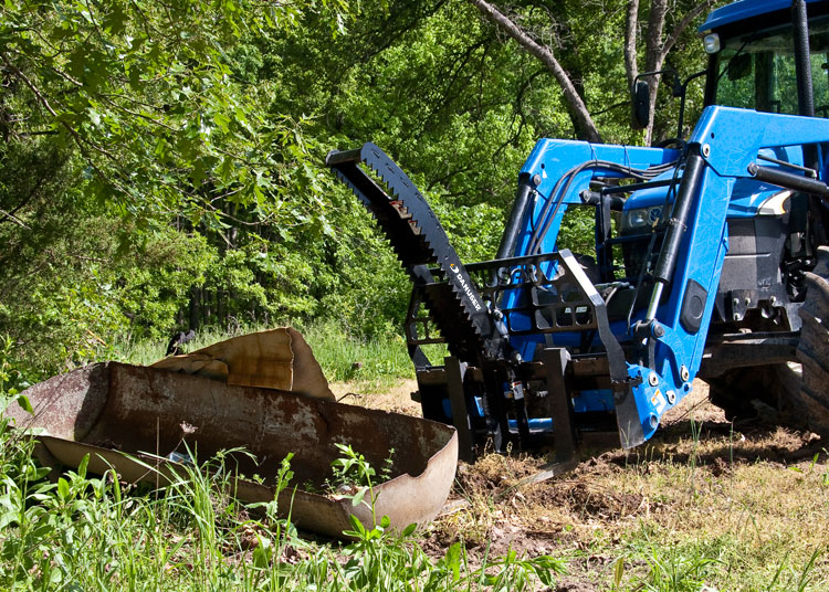 Lock & Load  Danuser is proud to introduce the Multi-Purpose Grapple as the newest accessory to the Danuser Pallet Fork line. Expand the functionality of your pallet forks to carry various items such as logs, rocks, pipe, brush, debris, hay bales, fence posts and more. Versatile working options permit the Multi-Purpose Grapple to be pinned in an upright position which allows for normal pallet fork use without the hassle of removing the grapple from the frame (no tools required). With a maximum opening of 55